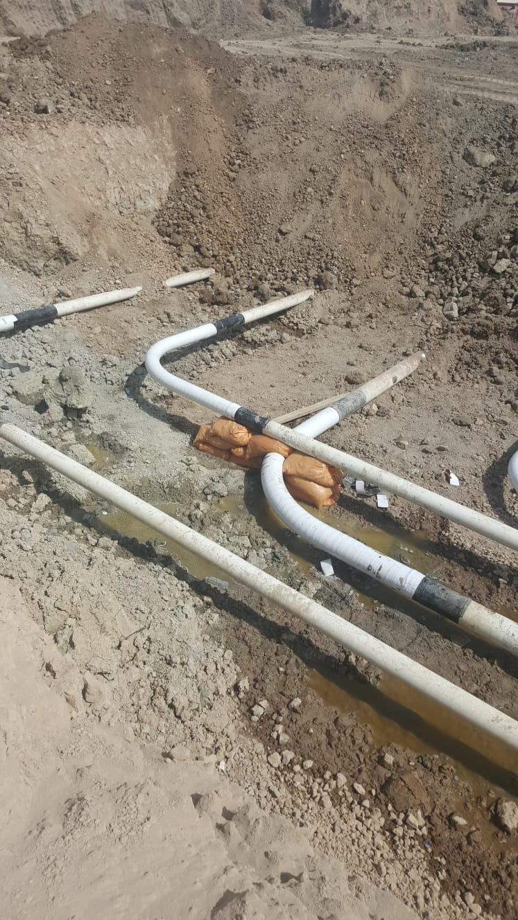 Oil pipeline construction works in the Majnoon, Bazargan and Halfaya oil fields.