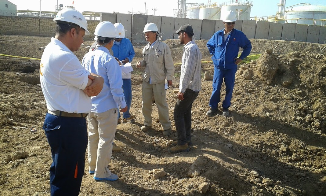 Oil pipeline construction works in the Majnoon, Bazargan and Halfaya oil fields.