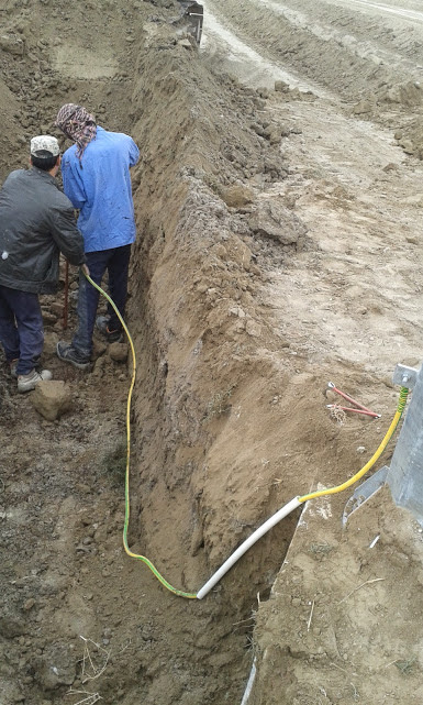 Oil pipeline construction works in the Majnoon, Bazargan and Halfaya oil fields.
